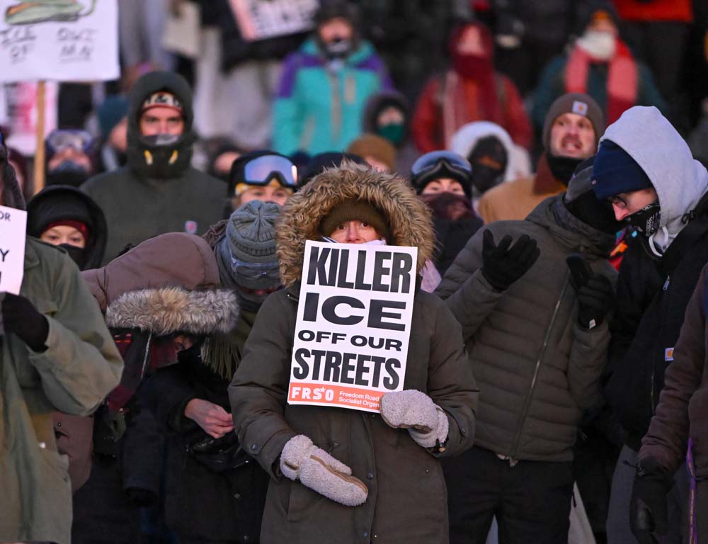 Vigilia tras la muerte de un hombre por agentes de inmigraci&oacute;n en Minneapolis