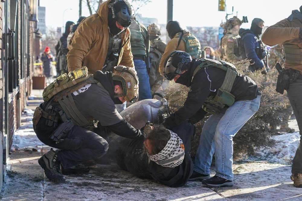 Agentes de inmigraci&oacute;n matan a un hombre en Minneapolis