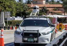 El Servicio Secreto mata a un hombre que entró armado en la residencia de Trump en Florida policía en Florida