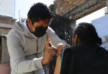 México intensifica, a contrarreloj, la vacunación para frenar el brote de sarampión