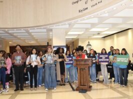 Jóvenes luchan contra nuevas leyes que afianzan a Florida como líder antimigrantes en EEUU