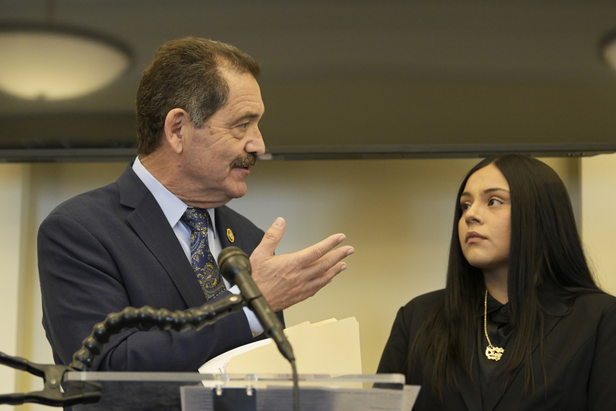 Demócratas invitan al Estado de la Unión a personas afectadas por políticas migratorias Marimar Martínez,