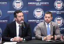 American Society reconoce posibilidad de que T-MEC se convierta en pacto entre EE.UU.-México El presidente de American Society de México (AmSoc), Larry Rubin (i), habla junto al nuevo director general, Enrique Huesca