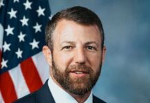 la sustituirá el senador de Oklahoma, Markwayne Mullin