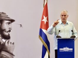 Trump dice que Estados Unidos podría llegar "muy pronto" a un acuerdo con Cuba Cuban President Miguel Diaz-Canel at a press conference in Havana