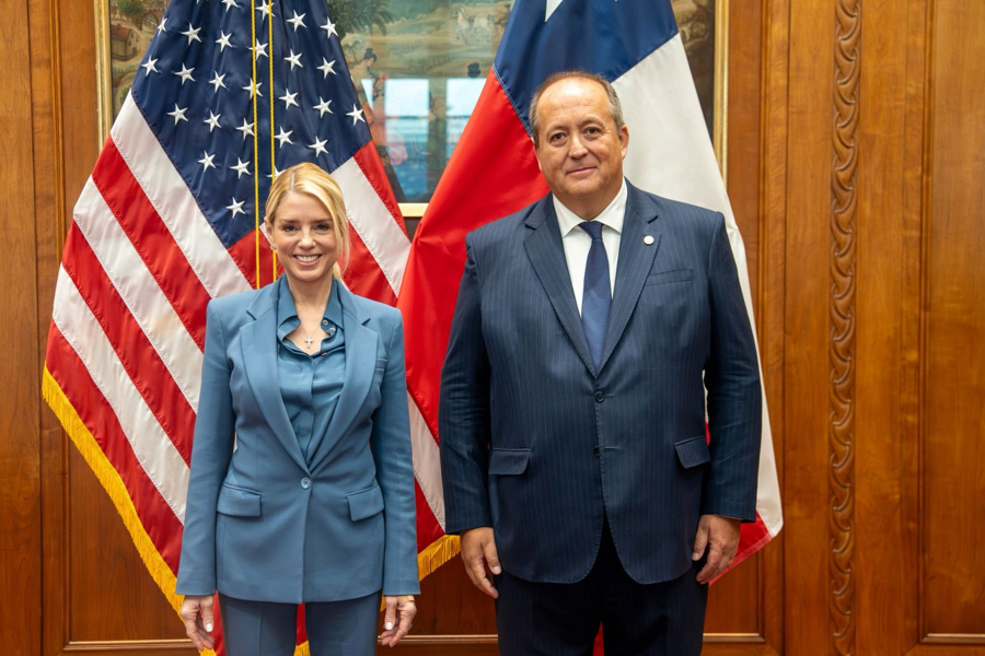 Fiscalía chilena pide a EE.UU. interrogar a Maduro por crimen del exmilitar opositor Ojeda Pam Bondi, y al fiscal nacional chileno, Ángel Valencia