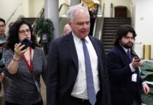 Demócratas presentan resolución para impedir a Trump atacar a Cuba sin aval del Congreso Tim Kaine