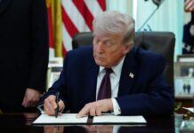 Trump firma orden ejecutiva para limitar votación el voto a distancia Donald Trump