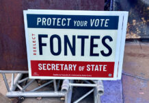 El actual secretario de Estado de Arizona y encargado de su sistema electoral, Adrian Fontes