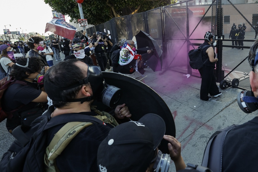 'No Kings' rally brings protesters to downtown Los Angeles detenidos en protestas contra Trump