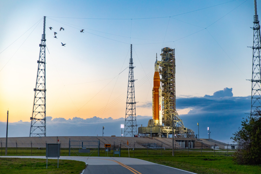 Astronautas de Artemis II: la misión Artemis II, con la nave espacial Orion en su cúspide