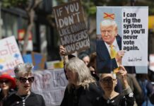 Unas 8 millones de personas en EE.UU. participaron en las marchas anti-Trump 'No Kings' Protesters join nationwide 'No Kings' demonstrations in San Francisco