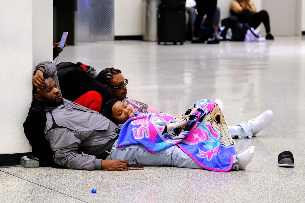 Estados Unidos despliega a los agentes de inmigración en catorce aeropuertos