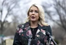 Trump suspende ley de 100 años para intentar bajar el costo de la gasolina Karoline Leavitt