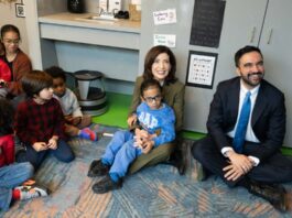 La Gobernadora y el alcalde de Nueva York dan otro paso hacia la educación universal