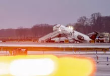 Controlador aéreo tras el accidente en el aeropuerto de Nueva York: "Metí la pata" Gobierno de EEUU y Nueva York lamentan la muerte de 2 pilotos en el accidente de LaGuardia