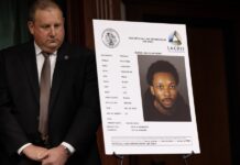 El rapero D4vd se declara inocente del cargo de asesinato de una menor hispana en EE.UU. Singer d4vd faces arraignment in Los Angeles murder case