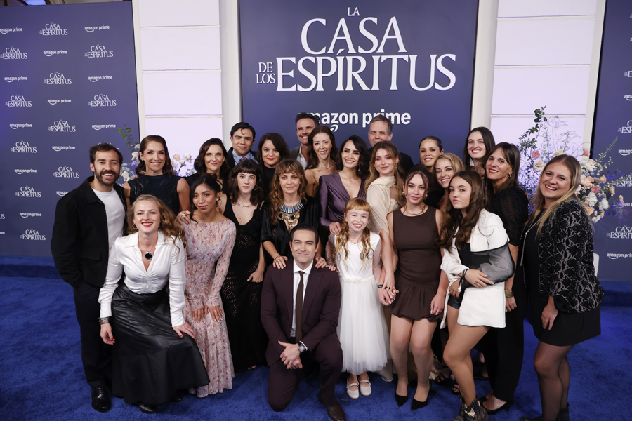 Estreno internacional de 'La Casa de los Espíritus' en Chile Integrantes del elenco de la serie 'La Casa de los Espíritus'