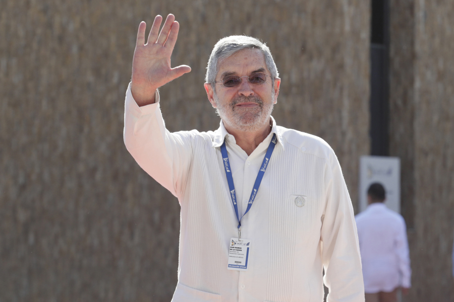 El canciller de México, Juan Ramón de la Fuente, renuncia por motivos de salud