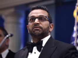 El director del FBI asegura que estarán "listos" para una segunda cena de corresponsales