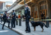 La policía mata a un hombre que apuñaló a varias personas en el metro de Nueva York