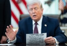 Trump rendirá este miércoles una "importante actualización" sobre la guerra en Irán US President Donald Trump signs executive order on election integrity