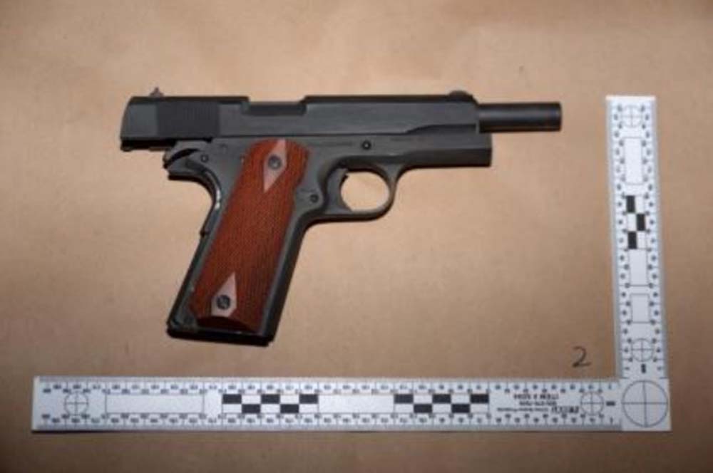 El DOJ difunde fotograf&iacute;as de las armas portadas por el asaltante de la gala de corresponsales