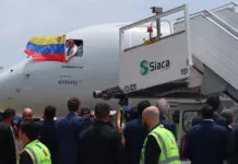 Aterriza en Venezuela el primer vuelo comercial directo de EEUU tras 7 años de suspensión