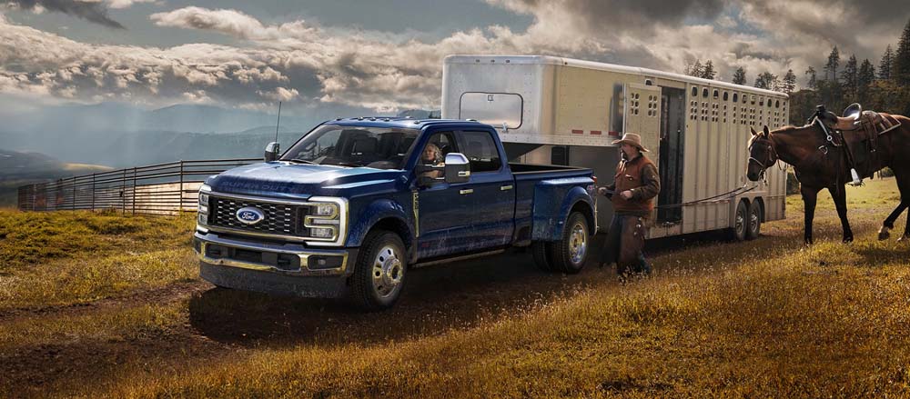 26_Ford_Super_Duty_F-250 b