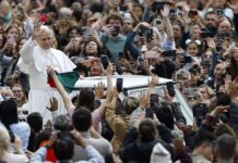 Trump al papa León XIV: "Le guste o no, Irán no puede tener un arma nuclear" El Papa León XIV