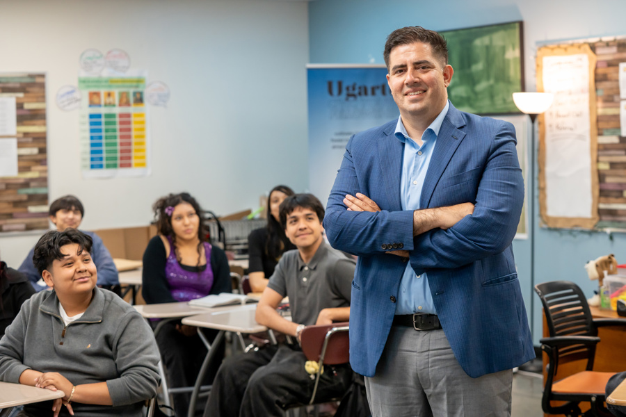 El candidato mexicano José Ugarte apuesta por más poder latino en Concejo de Los Ángeles
