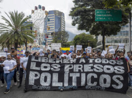 Unos 25 presos políticos excarcelados en Venezuela tras promesa de liberaciones, dice ONG