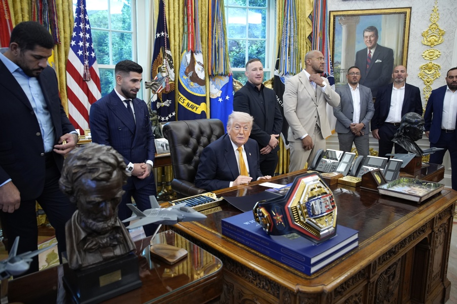US President Trump meets UFC fighters at the White House US President Trump meets UFC fighters at the White House