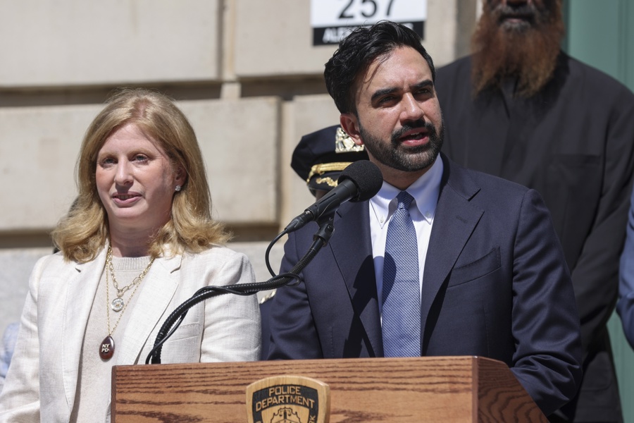 New York officials make public safety announcement