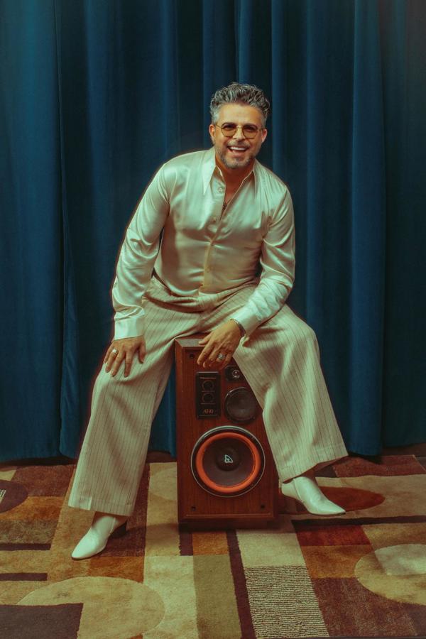 cantante y compositor nicarag&uuml;ense, Luis Enrique,