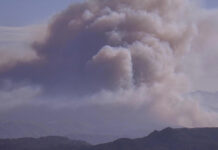 Un incendio azota el sur de California y obliga a la evacuación de más de 20.000 personas