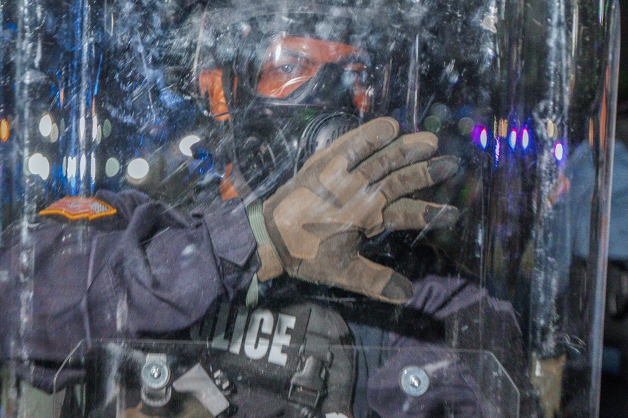 Nuevos enfrentamientos con la policía en el centro de detención de inmigrantes Delaney Hall (Newark)