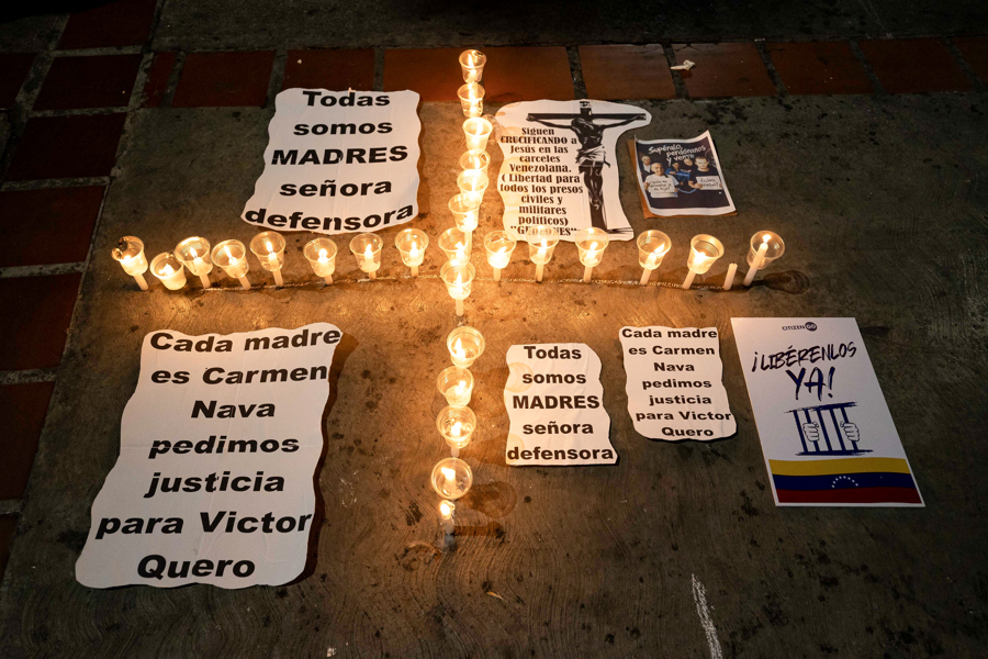 Familiares de presos políticos realizan vigilia en honor a Víctor Hugo Quero Familiares de presos políticos realizan vigilia en honor a Víctor Hugo Quero