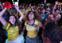 Aficionados de Colombia se reúnen en Cali para ver el debut de la selección