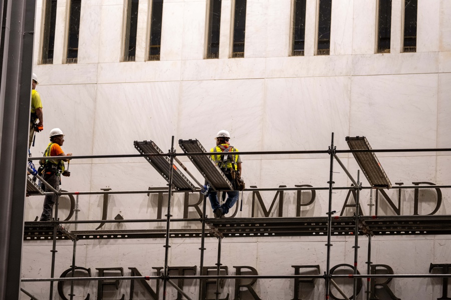 Trumps name removed from Kennedy Center
