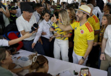 El ultraderechista De la Espriella vota en Barranquilla confiado en ganar la Presidencia El ultraderechista De la Espriella vota en Barranquilla confiado en ganar la Presidencia