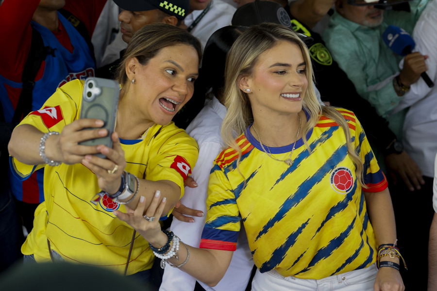 El ultraderechista De la Espriella vota en Barranquilla confiado en ganar la Presidencia El ultraderechista De la Espriella vota en Barranquilla confiado en ganar la Presidencia