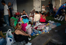 Estados Unidos enviaría esta semana otro paquete de ayuda económica a Venezuela Labores de rescate y búsqueda de víctimas tras el terremoto en Venezuela