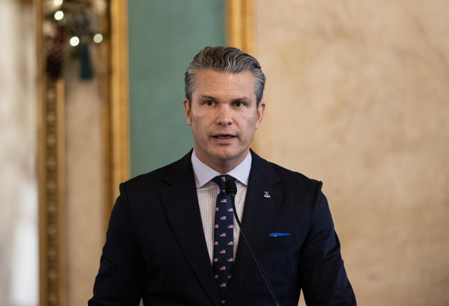 EE.UU. utilizará aeropuertos dominicanos como parte de su despliegue militar en el Caribe Pete Hegseth