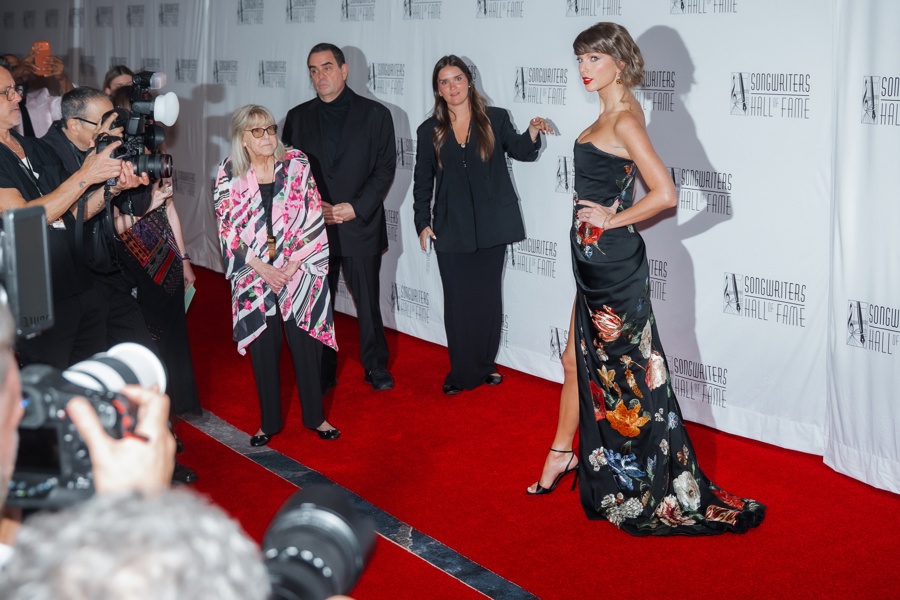 Taylor Swift induced to Songwriters Hall of Fame