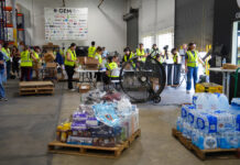 Los venezolanos de Miami transforman su angustia por los terremotos en ayuda humanitaria