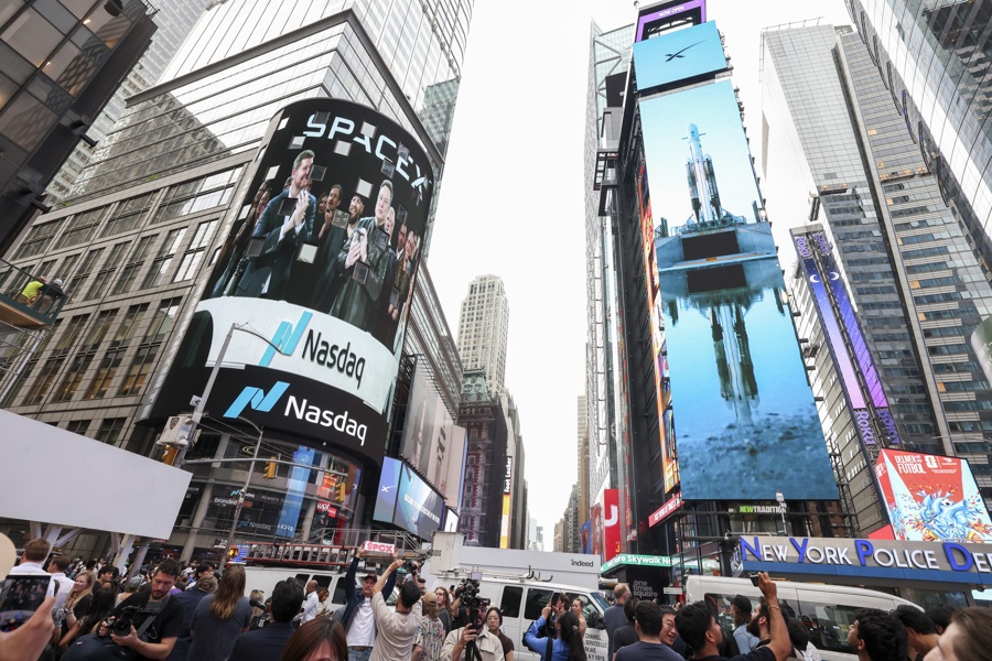 el debut burs&aacute;til de SpaceX en Nueva York