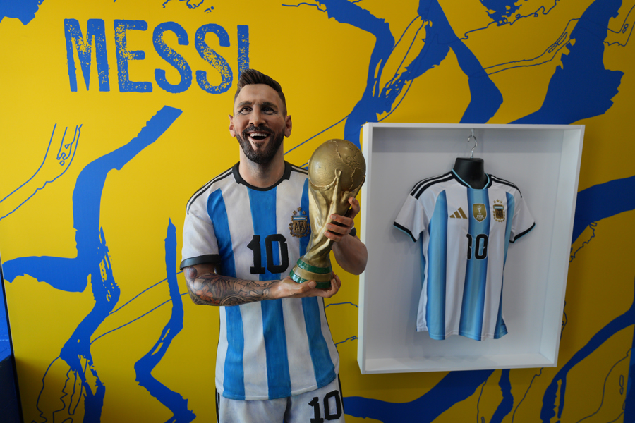 estatua del futbolista de Argentina Lionel Messi 