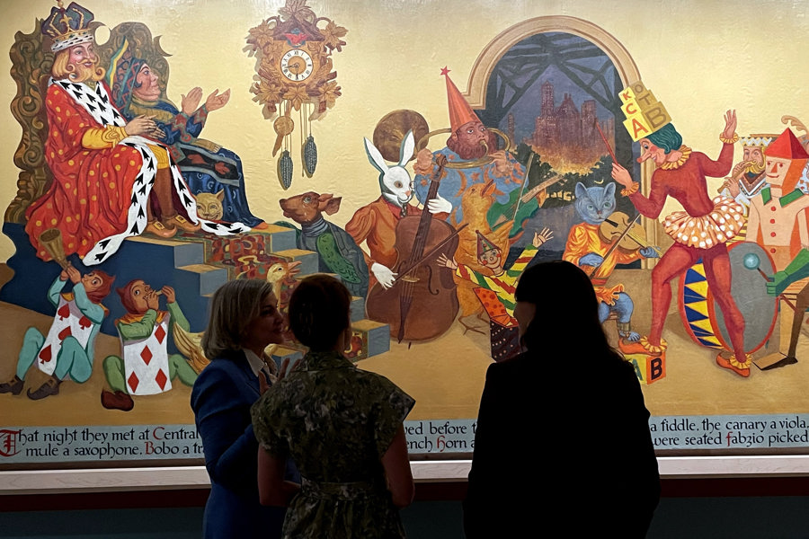 Un gran mural en Nueva York abre un portal al mundo de Alicia en el País de las Maravillas