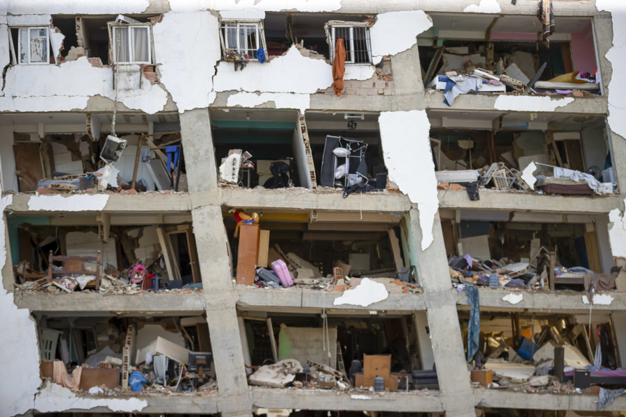 Habitantes en estado más afectado por los terremotos en Venezuela duermen a la intemperie